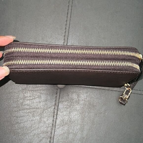 Wallet    - Picture 3 of 8